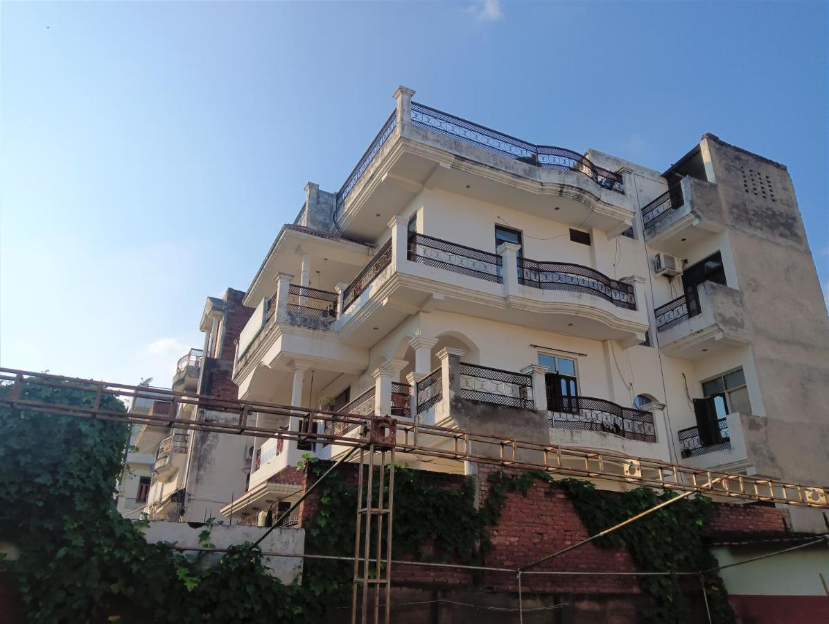 Varuna Palace Varanasi Bagian luar foto