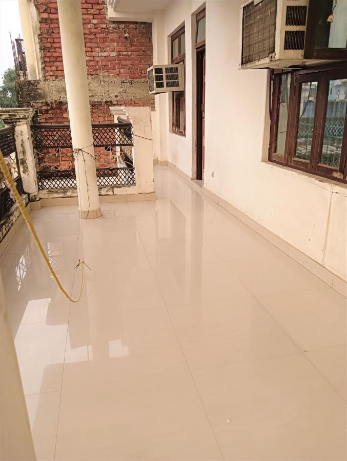 Varuna Palace Varanasi Bagian luar foto