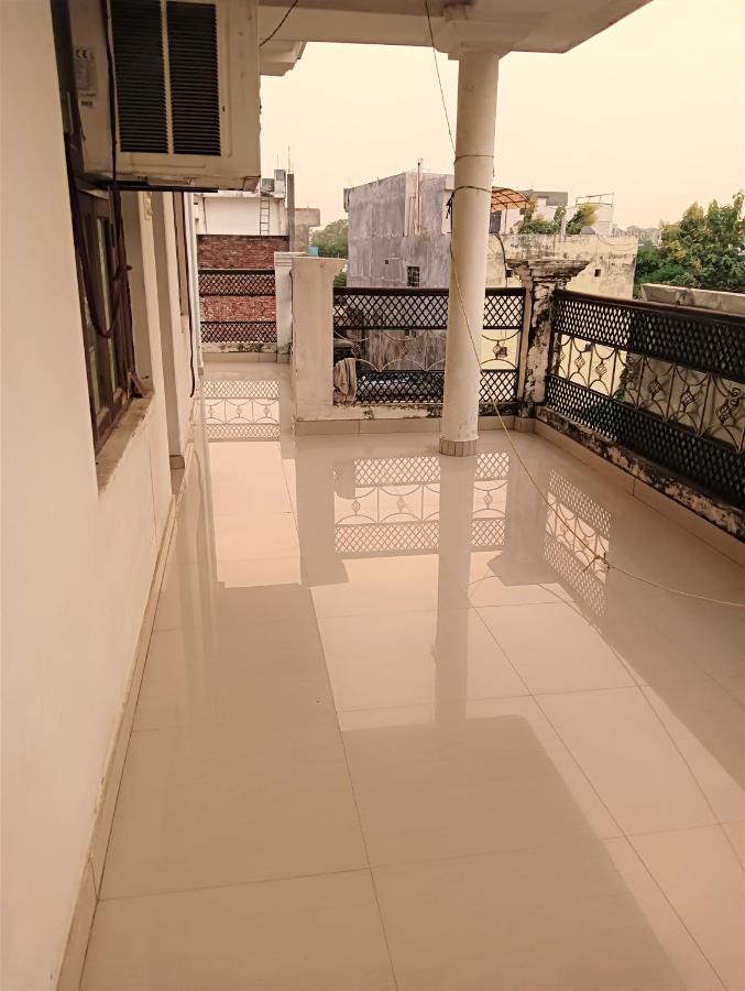 Varuna Palace Varanasi Bagian luar foto