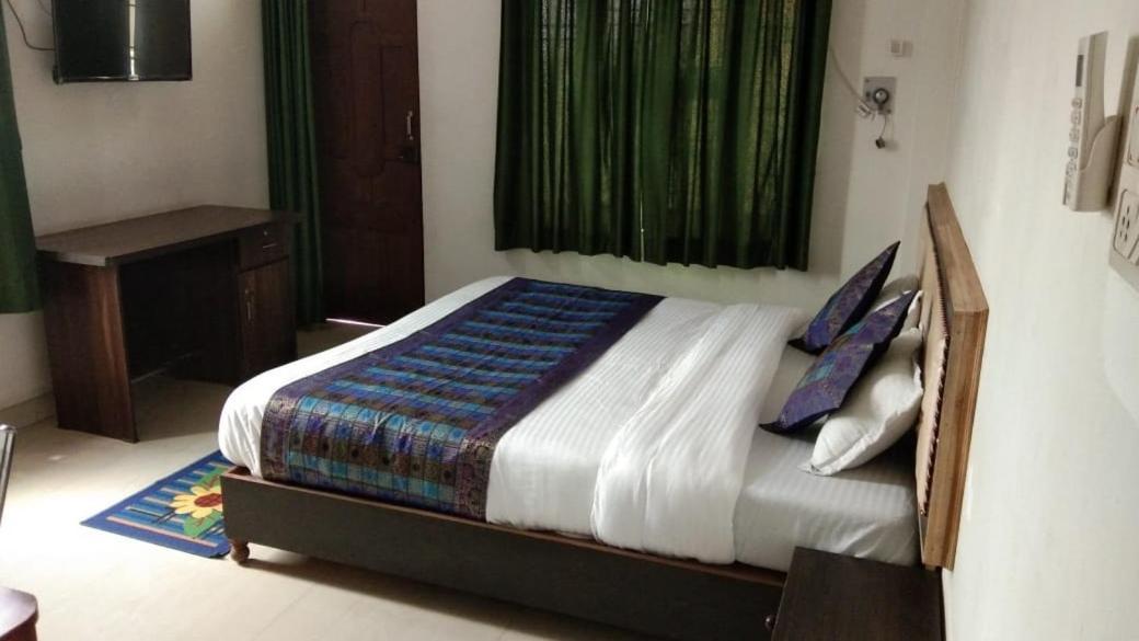 Varuna Palace Varanasi Bagian luar foto